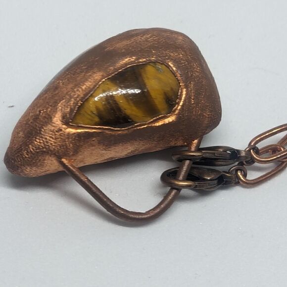 'Caracolito' Natural Druzy Shell & Tigers Eye Necklace - Picture 9 of 9